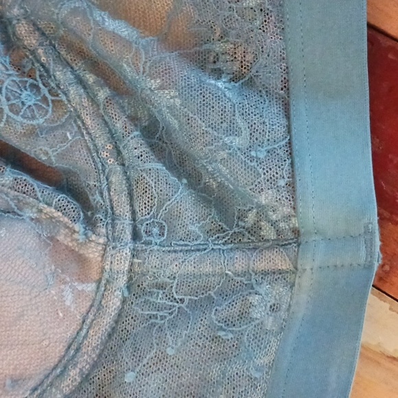 GREAT CONDITION VICTORIA SECRET VERY SEXY PLUNGE UNLINED LACE BRA SZ 32D - Picture 3 of 8